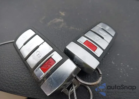 2011 Volkswagen Cc Lux Plus z USA, uszkodzony, nr VIN WVWHP7ANXBE708781